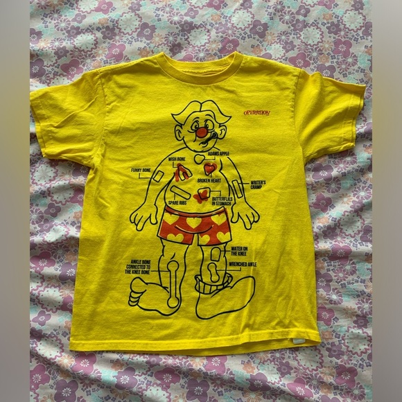 Operation game yellow graphic tee size Large - Picture 3 of 3